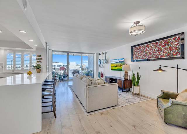 Property at 2655 Collins Ave #2005, Miami Beach, FL 33140, 1 bed, 1.5 baths