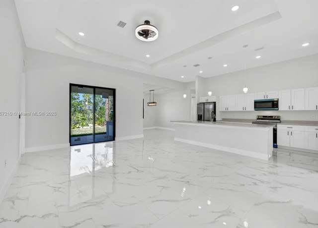 Property at 3159 Sunshine Blvd, Lehigh Acres, FL 33971, 3 beds, 2 baths