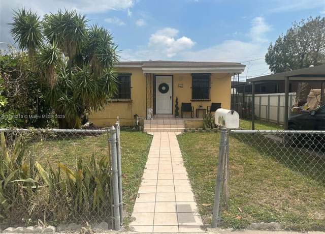 Property at 4465 E 8th Ln, Hialeah, FL 33013, 3 beds, 1 bath
