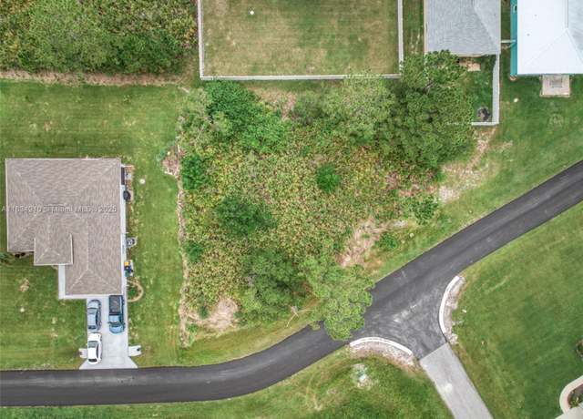 Property at 6939 Mexican Hat Dr, Sebring, FL 33872