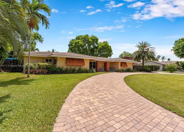 Property at 901 W Tropical Way, Plantation, FL 33317, 4 beds, 2.5 baths