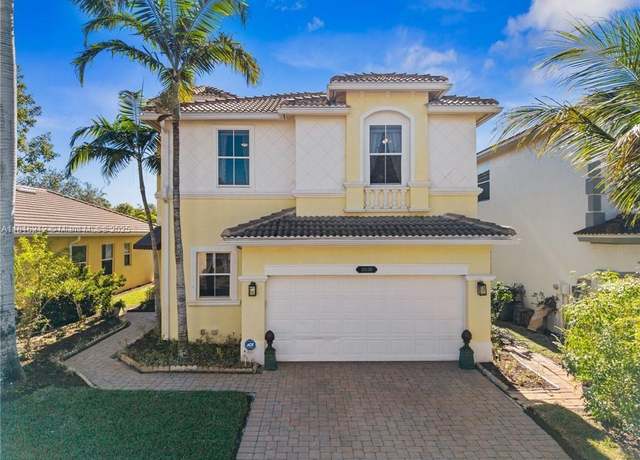 Property at 10125 N Golden Elm Dr, Estero, FL 33928, 5 beds, 4 baths