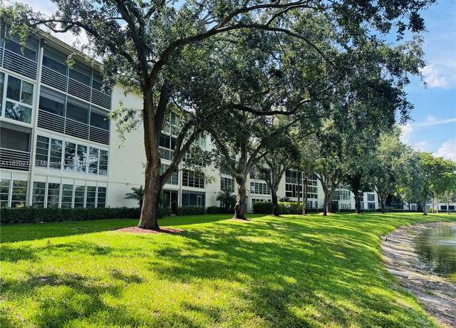 Property at 2304 Lucaya Ln Unit J1, Coconut Creek, FL 33066, 2 beds, 2 baths