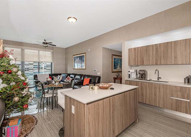 Property at 2960 NE 207th St #505, Aventura, FL 33180, 3 beds, 3 baths