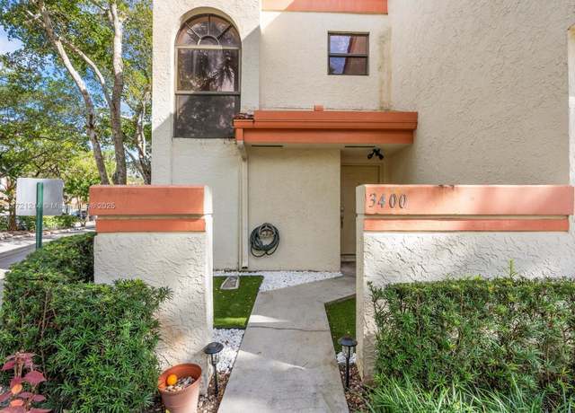 Property at 3400 Emerald Oaks Dr #801, Hollywood, FL 33021, 2 beds, 2.5 baths