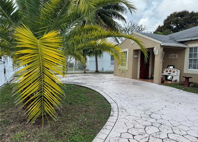 Property at 761 NE 4th Pl, Hialeah, FL 33010, 3 beds, 1 bath