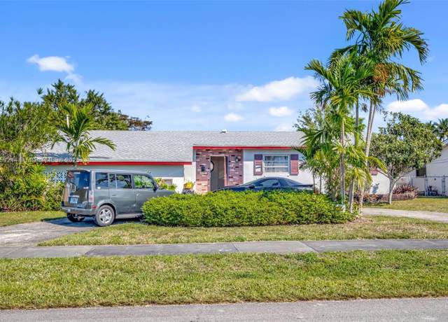 Property at 1631 SW 99th Ct, Miami, FL 33165, 4 beds, 2 baths