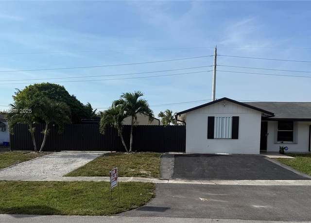 Property at 5183 Cannon Way, West Palm Beach, FL 33415, 3 beds, 2 baths