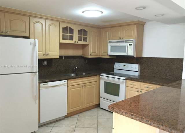 Property at 9150 Fontainebleau Blvd #310, Miami, FL 33172, 2 beds, 2 baths
