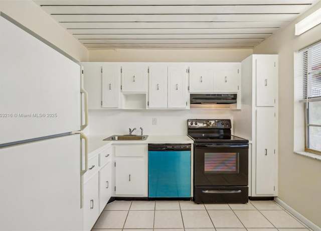 Property at 3774 Inverrary Blvd Unit 203P, Lauderhill, FL 33319, 2 beds, 2 baths