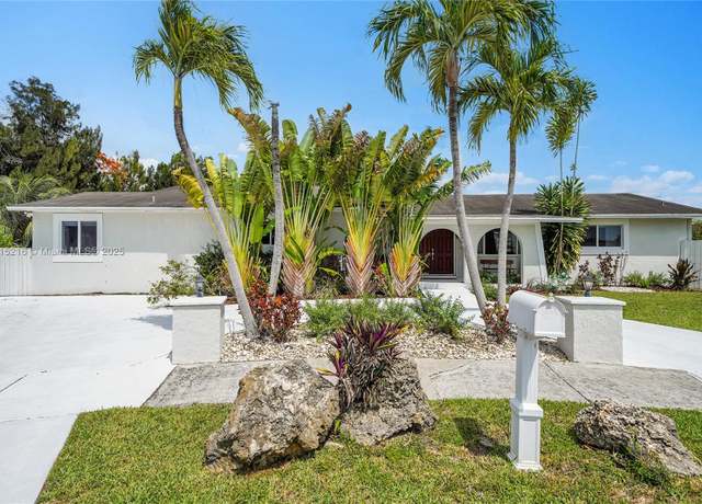 Property at 10711 SW 70th St, Miami, FL 33173, 5 beds, 3 baths