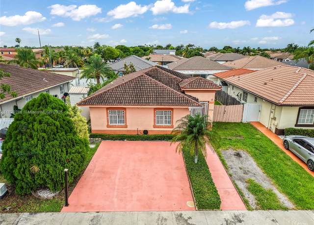 Property at 19730 NW 78th Path, Hialeah, FL 33015, 3 beds, 2.5 baths