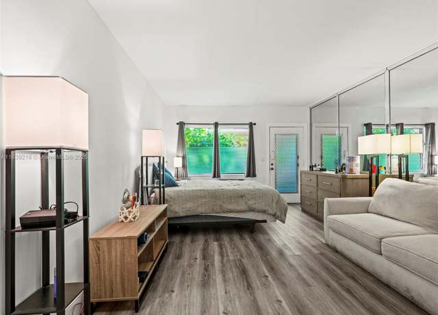Property at 1060 Pennsylvania Ave #4, Miami Beach, FL 33139, 1 bath