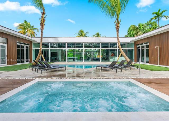 Property at 1000 NE 89th St, Miami, FL 33138, 6 beds, 6.5 baths