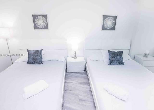 Property at 1200 Brickell Bay Dr #2016, Miami, FL 33131, 1 bath