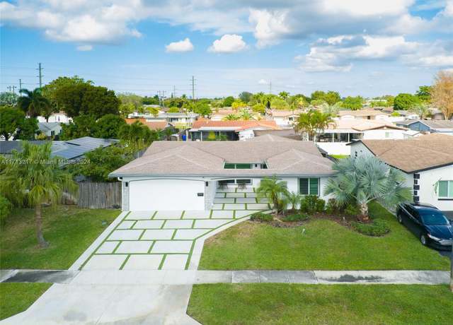 Property at 9021 NW 20th St, Pembroke Pines, FL 33024, 3 beds, 2 baths