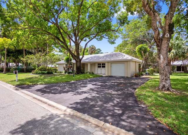 Property at 809 Cypress Blvd, Pompano Beach, FL 33069, 3 beds, 3 baths