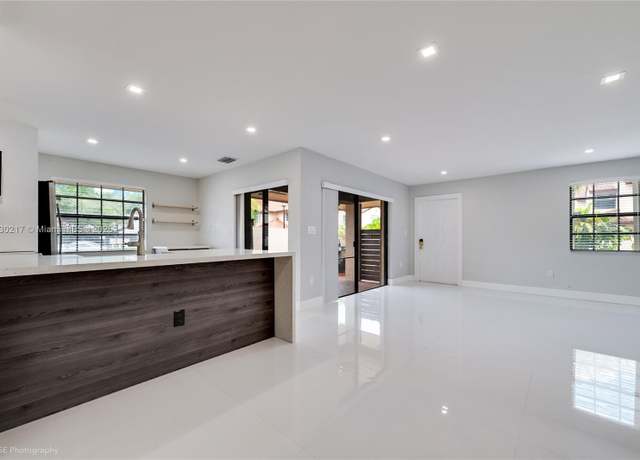 Property at 11221 SW 132nd Ct W, Miami, FL 33186, 3 beds, 3 baths