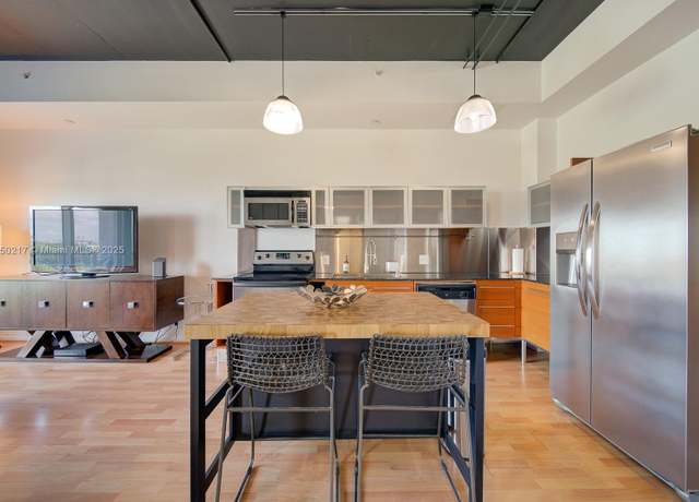 Property at 10 SW South River Dr #708, Miami, FL 33130, 1 bed, 1 bath