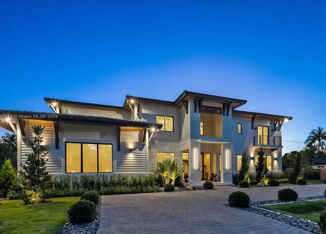 Property at 12940 SW 82nd Pl, Pinecrest, FL 33156, 6 beds, 6.5 baths