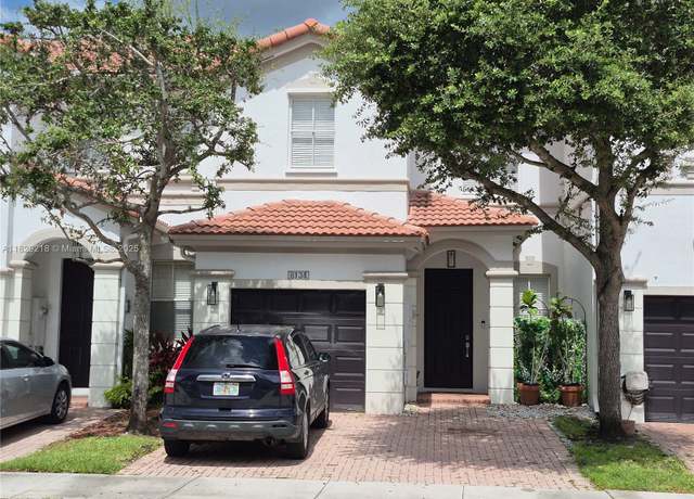 Property at 8134 NW 108th Pl, Doral, FL 33178, 3 beds, 2.5 baths