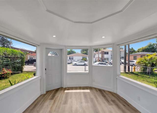 Property at 920 SW 8th Ct, Miami, FL 33130, 6 beds, 2 baths