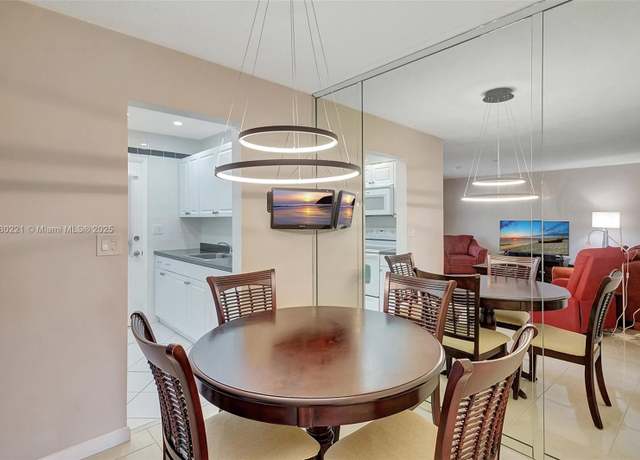 Property at 17001 NE 13th Ave #306, Miami, FL 33162, 1 bed, 1 bath