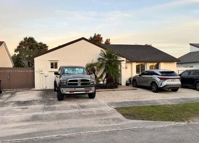 Property at 20501 SW 124th Ct, Miami, FL 33177, 4 beds, 2 baths