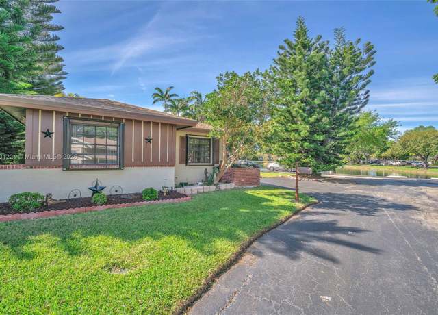 Property at 2218 Nova Village Dr, Davie, FL 33317, 3 beds, 2 baths