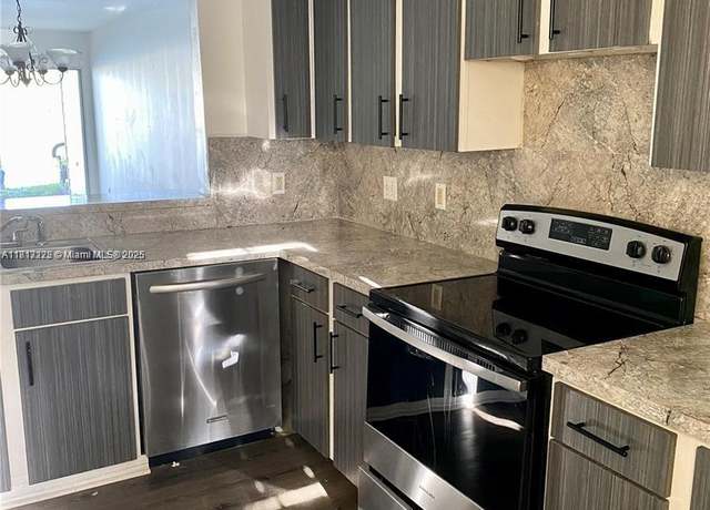 Property at 2113 Champions Way, North Lauderdale, FL 33068, 2 beds, 2.5 baths