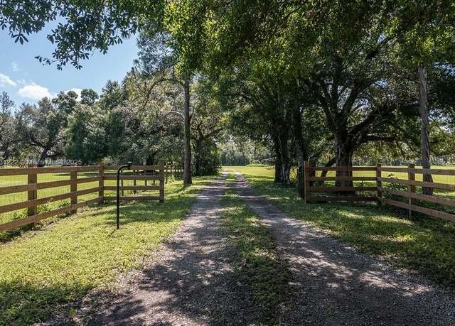 Property at 15621 Wendy Ln, Fort Myers, FL 33905, 3 beds, 2 baths