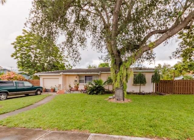 Property at 2527 Fillmore St, Hollywood, FL 33020, 3 beds, 2 baths