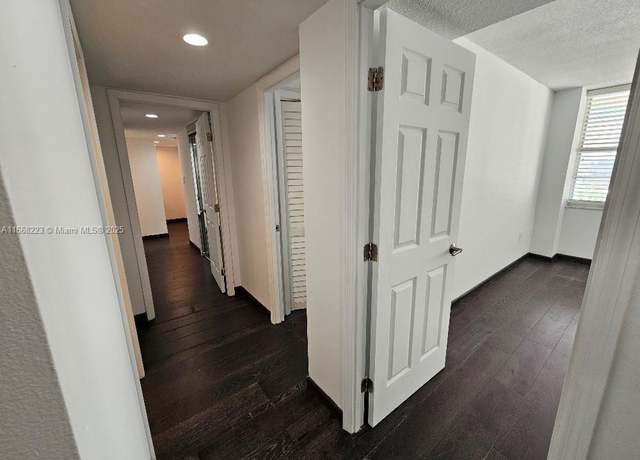 Property at 18011 Biscayne Blvd #1401, Aventura, FL 33160, 3 beds, 3 baths