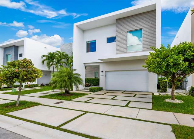 Property at 10580 NW 67th Ter, Doral, FL 33178, 5 beds, 3.5 baths