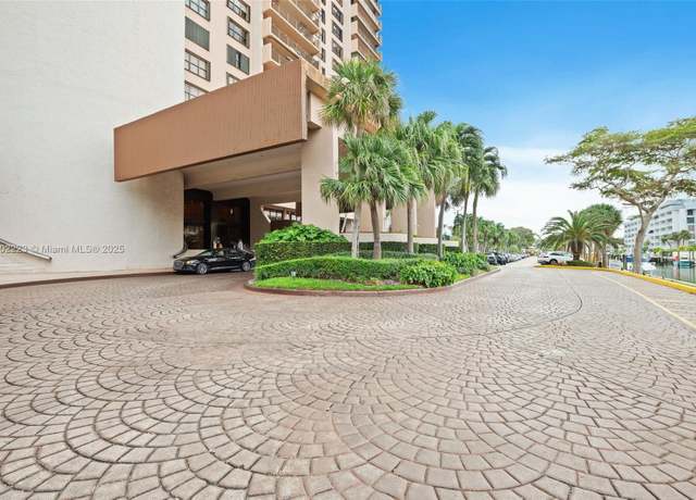 Property at 1800 NE 114th St #1710, Miami, FL 33181, 3 beds, 3 baths