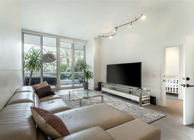 Property at 21205 Yacht Club Dr #304, Aventura, FL 33180, 2 beds, 2 baths