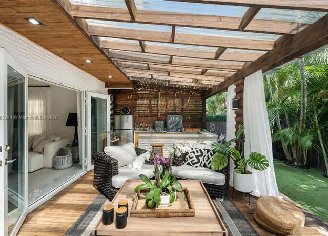 Property at 2752 SW 11th St, Miami, FL 33135, 3 beds, 2.5 baths