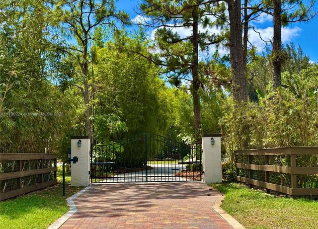 Property at 7219 Wilson Rd, West Palm Beach, FL 33413, 4 beds, 5 baths