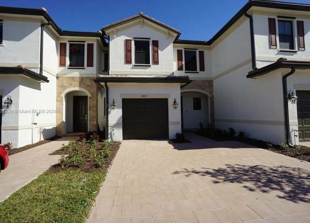 Property at 11011 W 33rd Ln, Miami Lakes, FL 33018, 3 beds, 2.5 baths