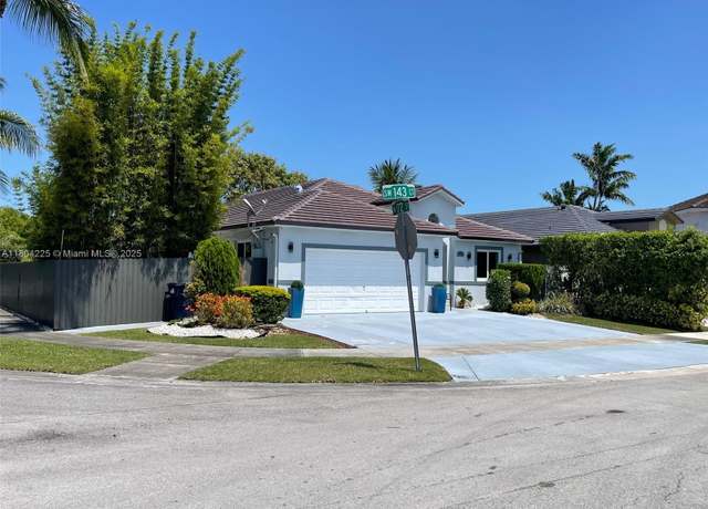 Property at 17201 SW 143rd Ct, Miami, FL 33177, 4 beds, 2 baths