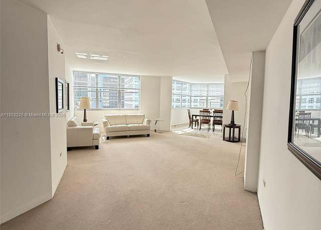 Property at 825 Brickell Bay Dr #1548, Miami, FL 33131, 1 bed, 1.5 baths