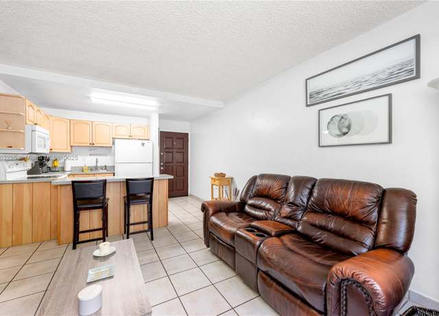 Property at 747 NW 13th Ave #3, Miami, FL 33125, 2 beds, 1 bath
