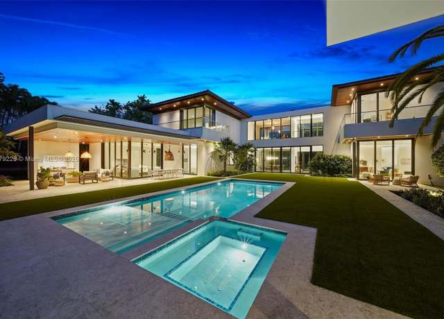 Property at 6255 SW 110th St, Pinecrest, FL 33156, 7 beds, 7.5 baths