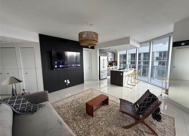 Property at 488 NE 18th St #3300, Miami, FL 33132, 2 beds, 2.5 baths