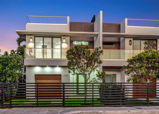Property at 1221 SW 12 Ct, Miami, FL 33135, 4 beds, 5 baths