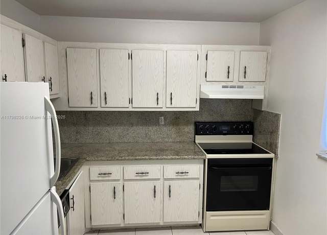 Property at 7860 Camino Real Unit L-407, Miami, FL 33143, 1 bed, 1 bath