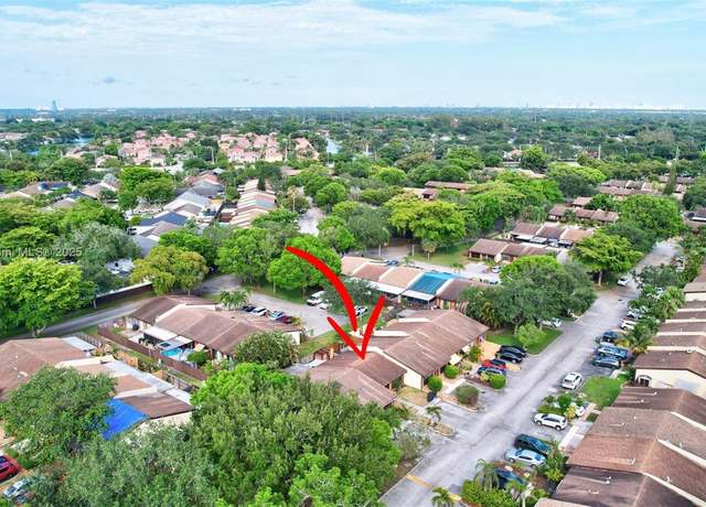 Property at 2001 Seagrape Ave, Pembroke Pines, FL 33026, 2 beds, 1 bath