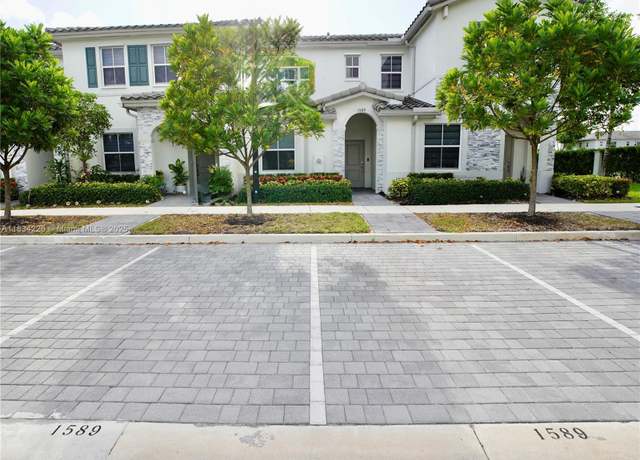 Property at 1589 SE 26th Rd, Homestead, FL 33035, 3 beds, 3 baths
