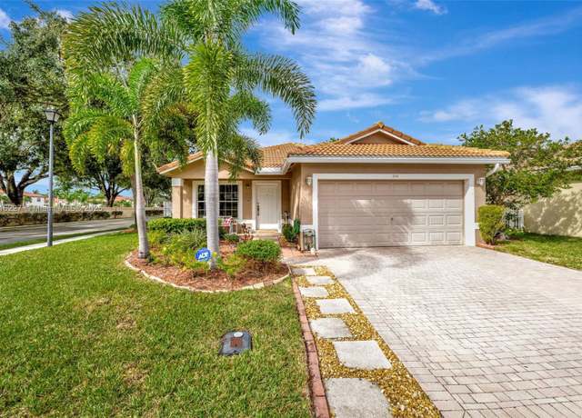 Property at 842 SW 120th Ave, Pembroke Pines, FL 33025, 3 beds, 2 baths