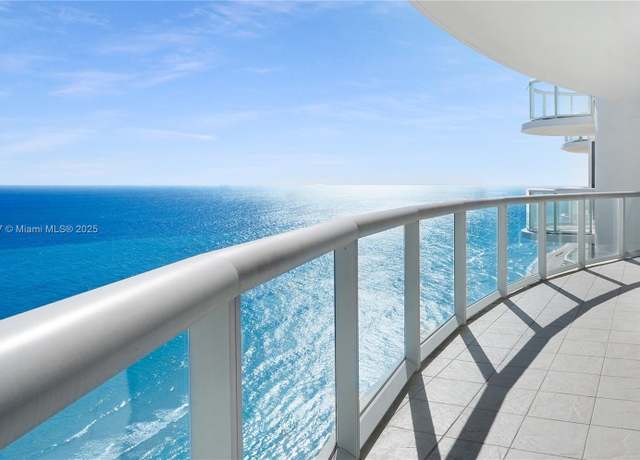 Property at 6365 Collins Ave #2702, Miami Beach, FL 33141, 2 beds, 2 baths